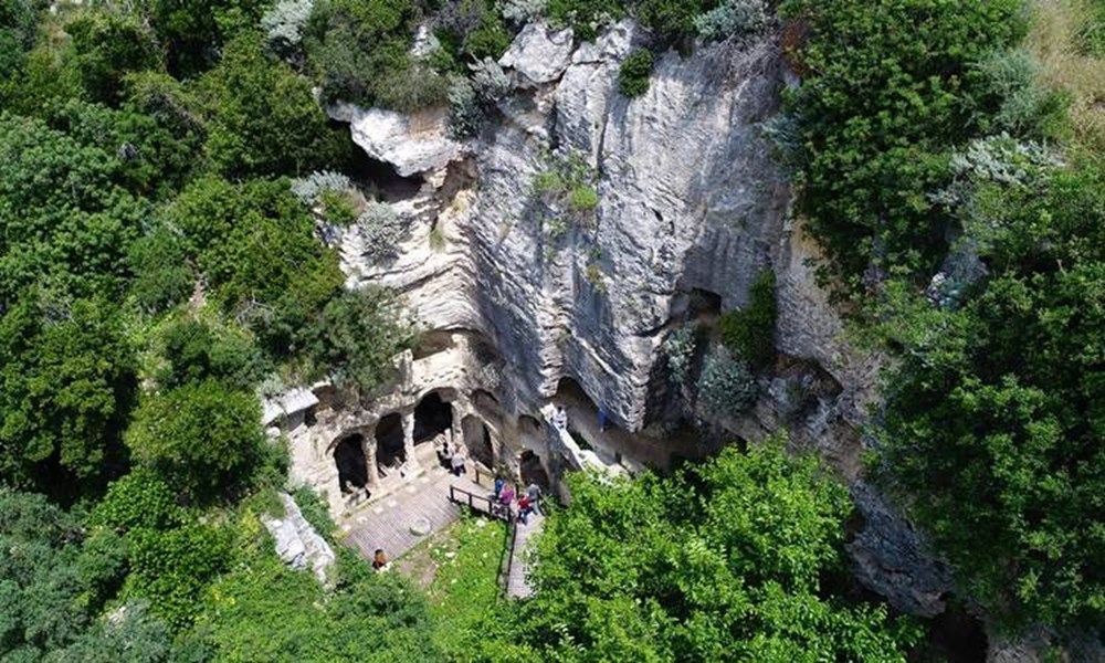 vespasianus titus tüneli, titus tüneli nerede, titus tüneli'nin özelliği, titus tüneli nasıl gidilir, beşikli mağara