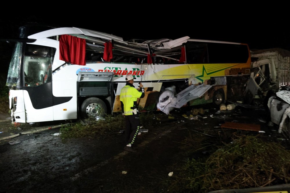 Mersin'de zincirleme trafik kazası: 10 ölü, 40 yaralı - 13