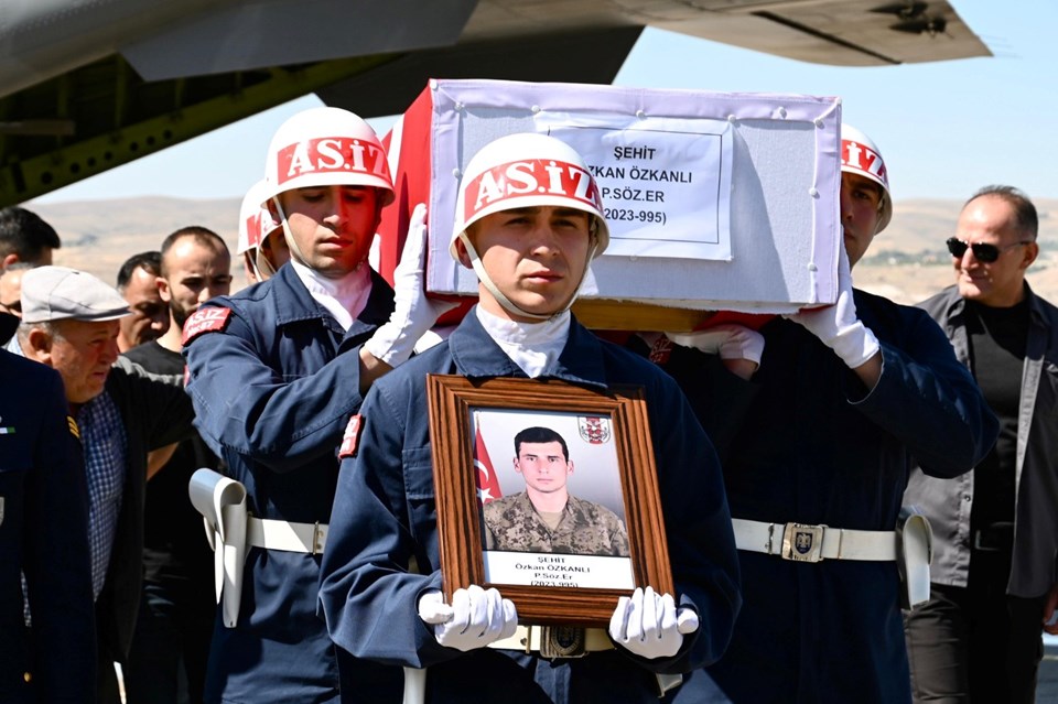 Şehitler son yolculuğuna uğurlanıyor - 6