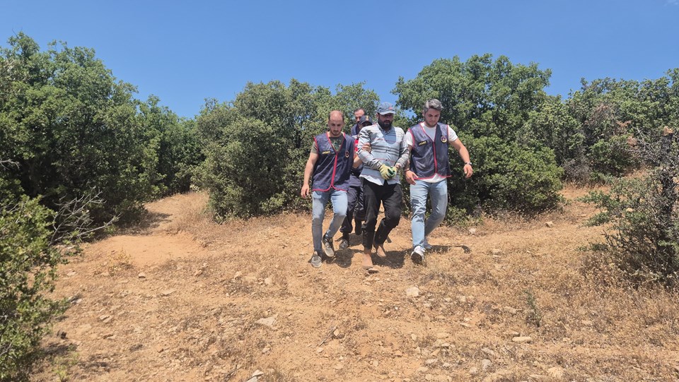 Firari hükümlü dağdaki çadırında yakalandı: Avladığı hayvanların derisinden giysi yapmış - 1