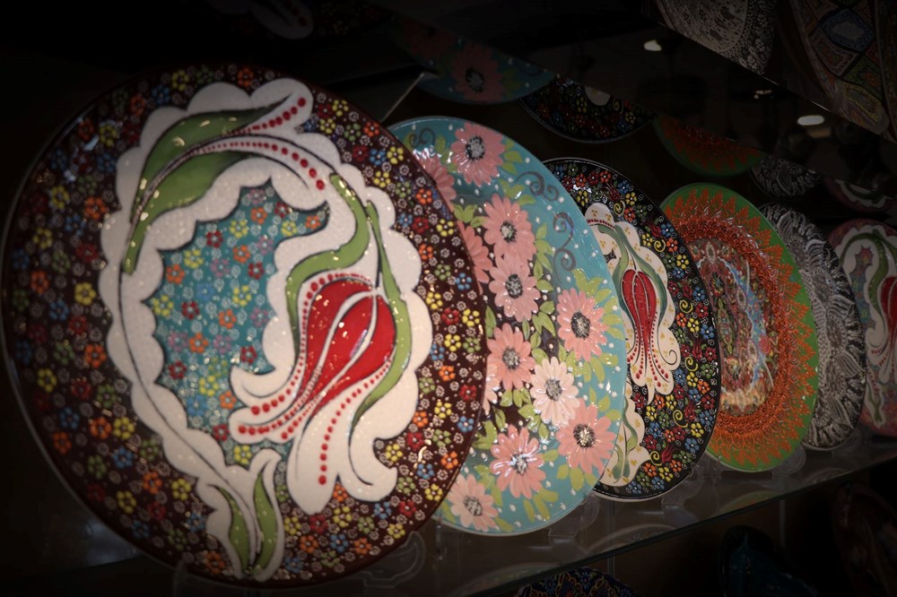 Çini ustası eserlerini resim ve gravürle zenginleştiriyor - 4