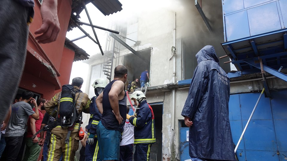 Bayrampaşa'da iş yeri yangını - 1