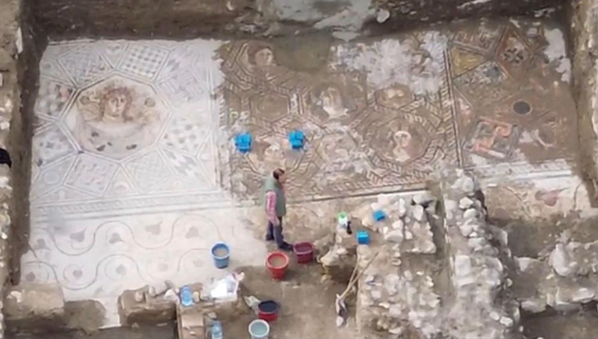 İznik'te heyecan yaratan keşif: Polis kimseyi yaklaştırmıyor İznik'te heyecan yaratan keşif: Polis kimseyi yaklaştırmıyor