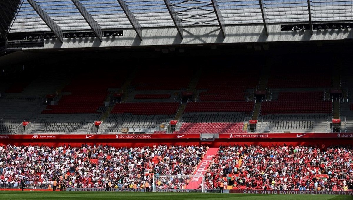 Liverpool'un stadı Anfield'da ezan sesleri Liverpool'un stadı Anfield'da ezan sesleri