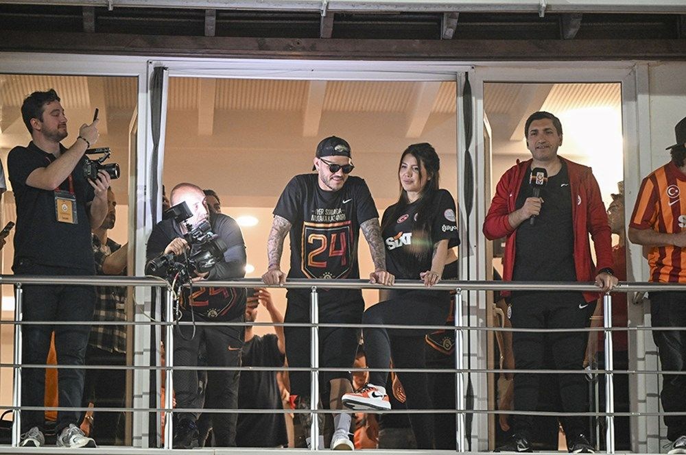 Florya'da şampiyonluk kutlaması: Icardi Ali Koç forması giydi - 5