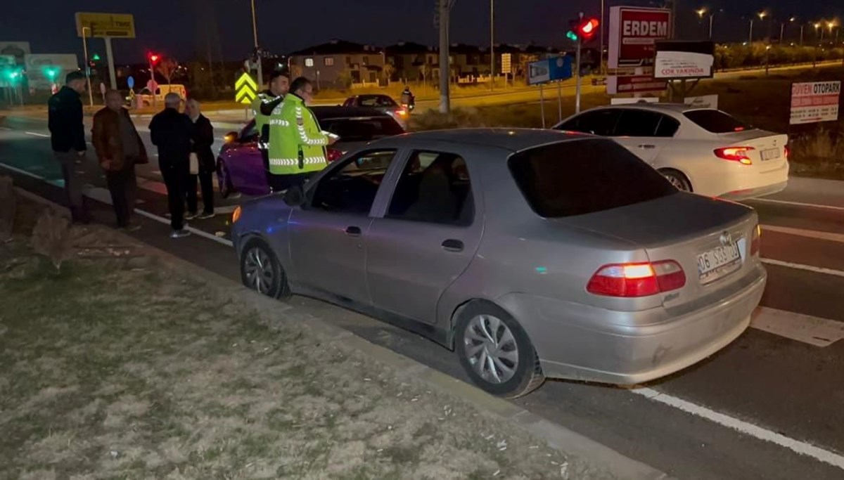 Aksaray'da iki otomobil çarpıştı: 1 kişi yaralandı Aksaray'da iki otomobil çarpıştı: 1 kişi yaralandı