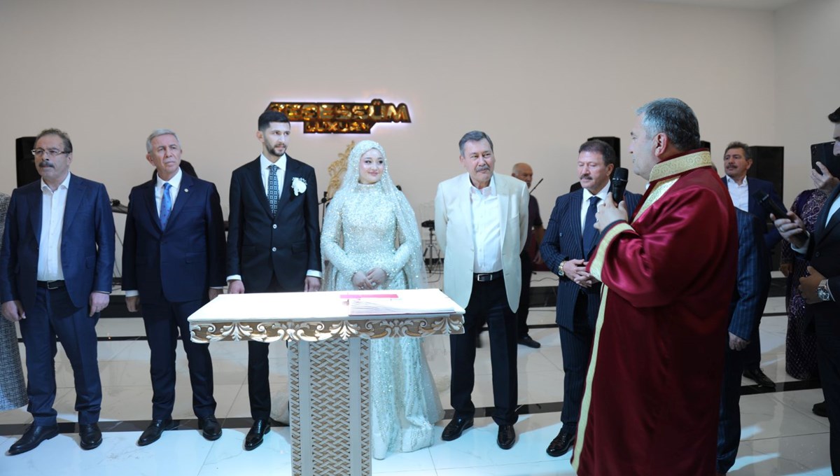 Mansur Yavaş ile Melih Gökçek nikah şahidi oldu