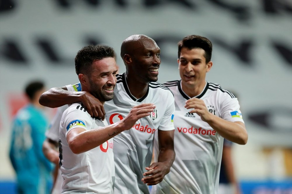 Sezonun son derbisinde kazanan Beşiktaş - 6