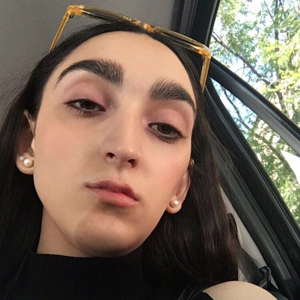 Gucci'nin ünlü modeli Armine Harutyunyan Ermeni terör örgütüne katıldığını duyurdu - 4