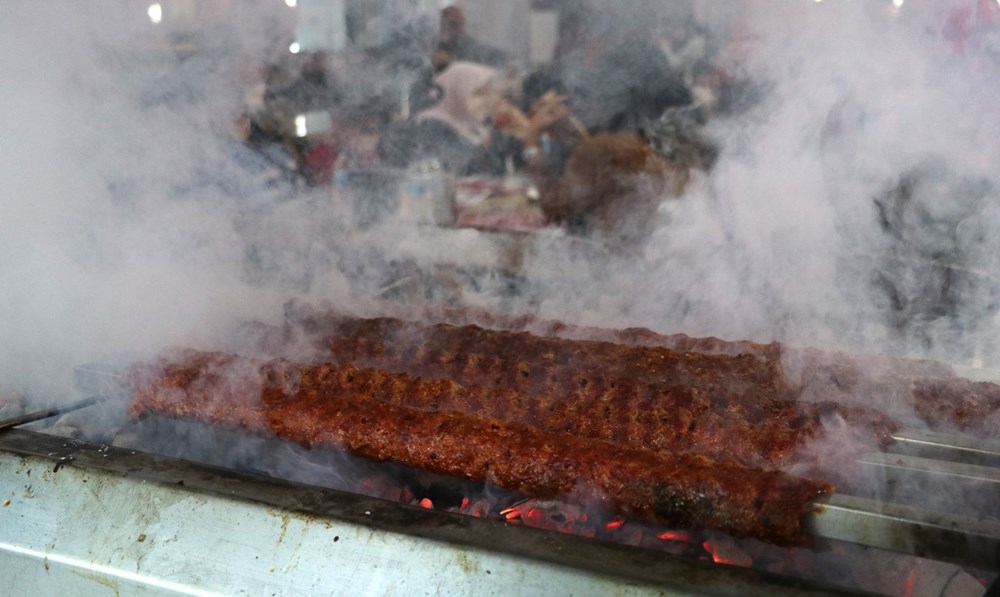 Hollanda'da ringa balığı, Adana'da kebap: Ülkelerin ilginç aşı teşvikleri - 2