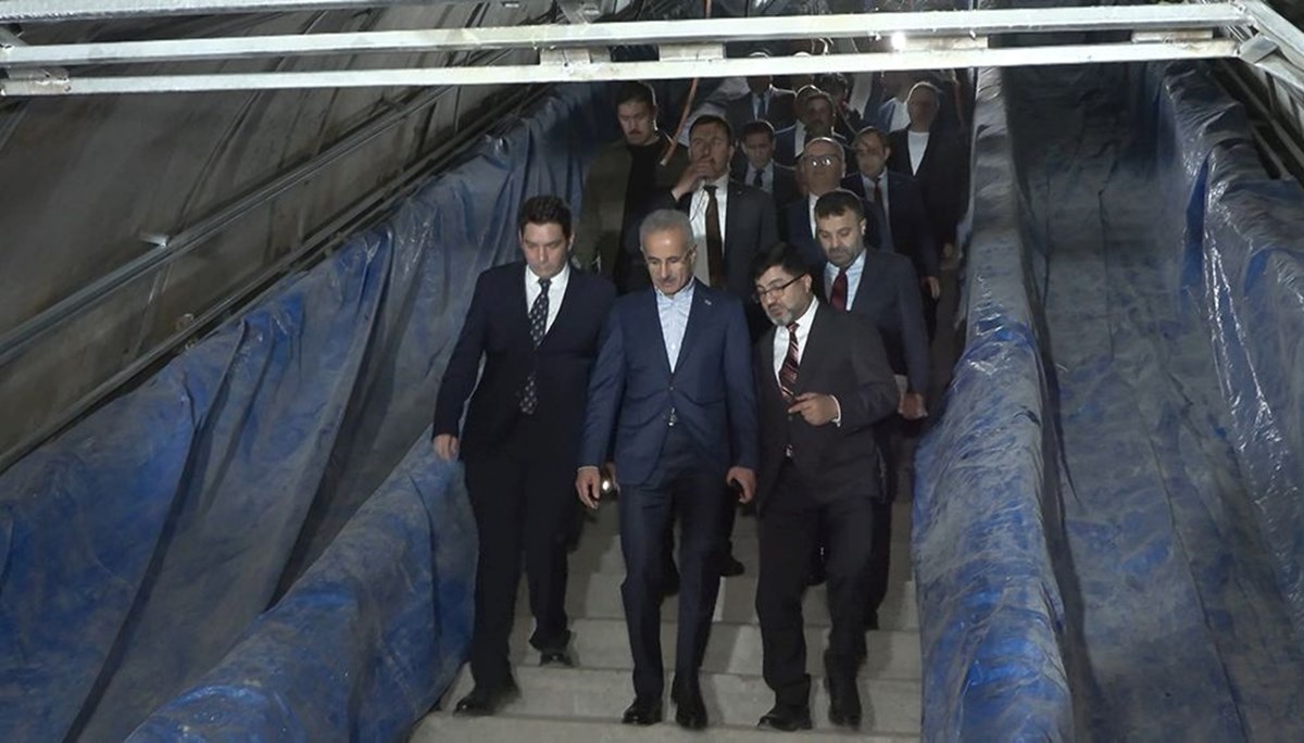 Bakan Uraloğlu, Halkalı - İstanbul Havalimanı metrosu açılışı için tarih verdi Bakan Uraloğlu, Halkalı - İstanbul Havalimanı metrosu açılışı için tarih verdi