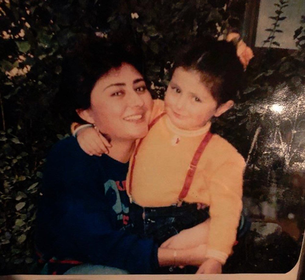 Dilan Çiçek Deniz geçmişe götürdü (Ünlülerin çocukluk ve gençlik halleri) - 299