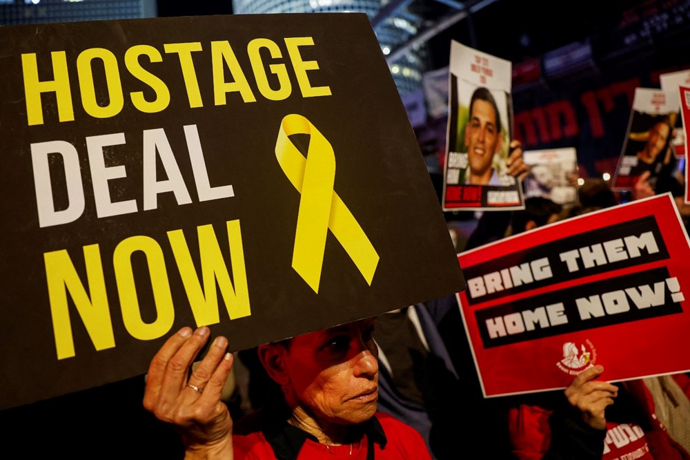 İsrail'de halk ikiye bölündü: Bir tarafta savaş, diğer tarafta barış yanlıları sokaklara çıktı - 8