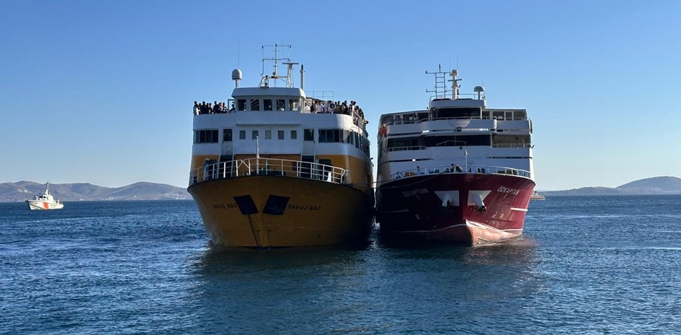 Marmara Adası açıklarındaki feribotta yangın - 1