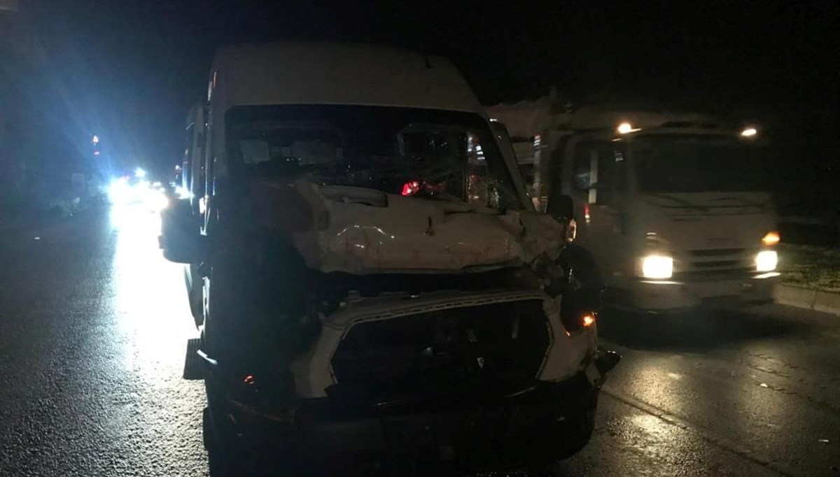 Antalya’da tur minibüsü kaza yaptı: 6 İngiliz yaralandı Antalya’da tur minibüsü kaza yaptı: 6 İngiliz yaralandı