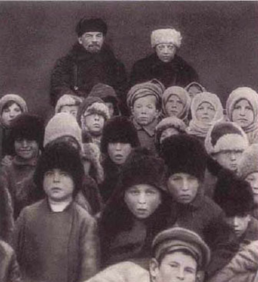 Ленин среди крестьян деревни кашино фото