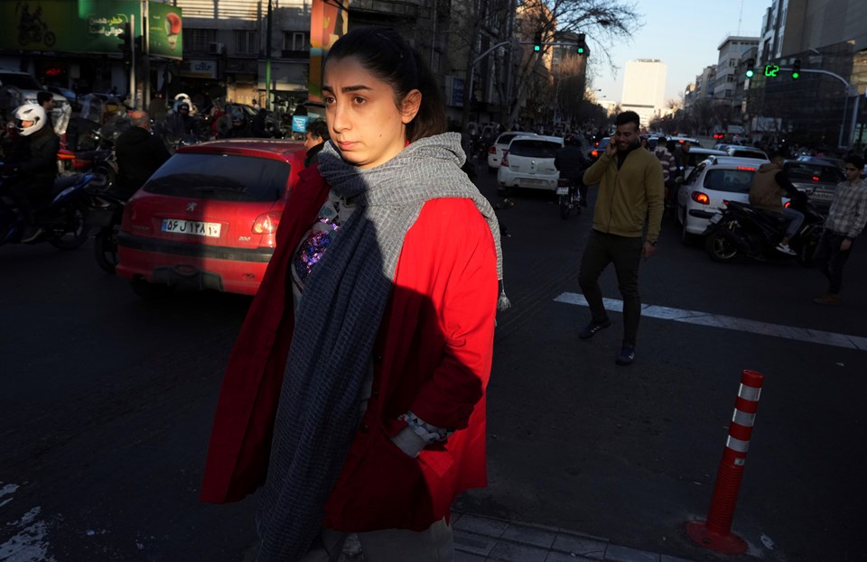 İran'da başörtüsü kuralına uymayan kadınlar yargılanacak - 1