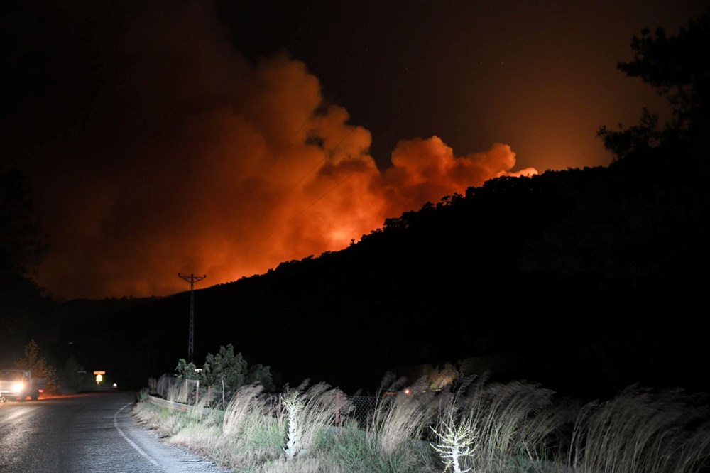 Çeşme'de orman yangını sürüyor - 6