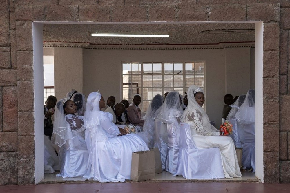 Güney Afrika'da yüzlerce gelin aynı anda evlendi - 5