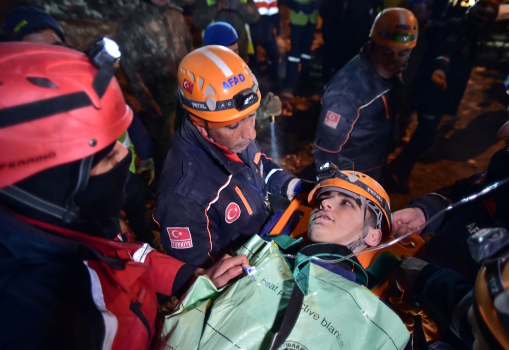 Mucize kurtuluşlar: Depremin 7. gününde arama kurtarma çalışmaları sürüyor - 32