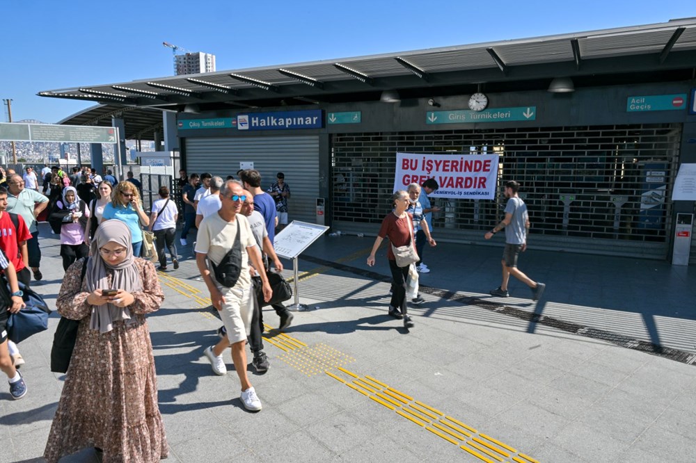 İzmir'de metro ve tramvay işçilerinin grevi sürüyor - 4