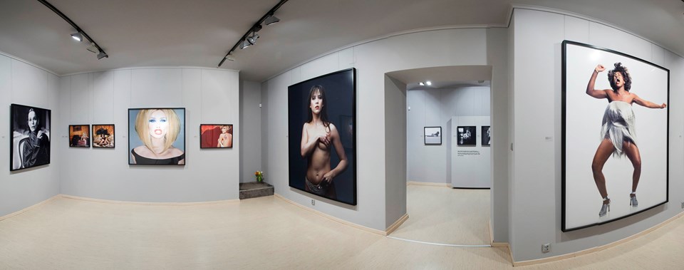 Leica Gallery, Ceratonia sergisi ile açılıyor - 1