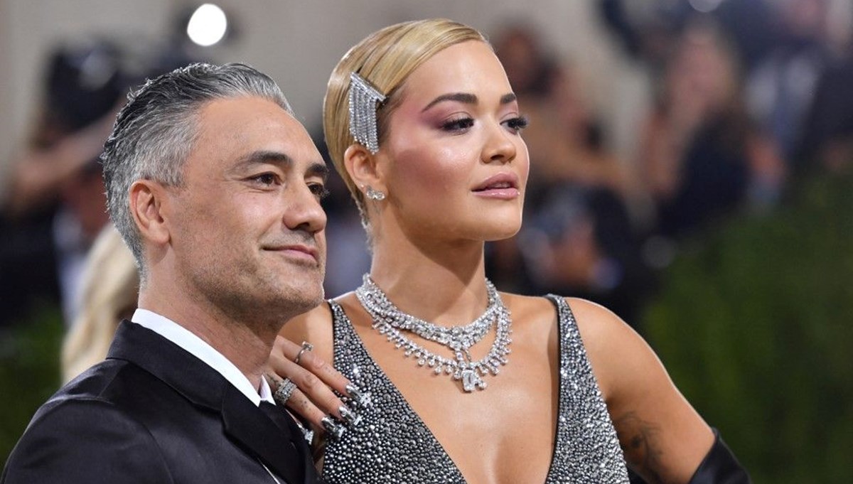 Rita Ora ile Taika Waititi nişan hazırlığında