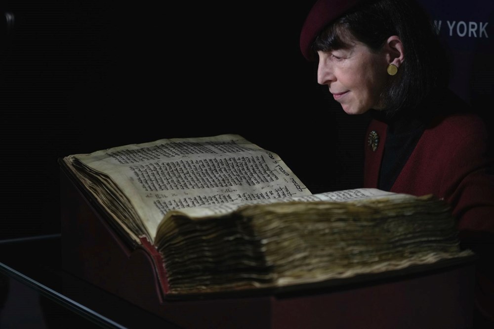 Dünyanın en eski İbranice İncil'i açık artırma ile satıldı - 8