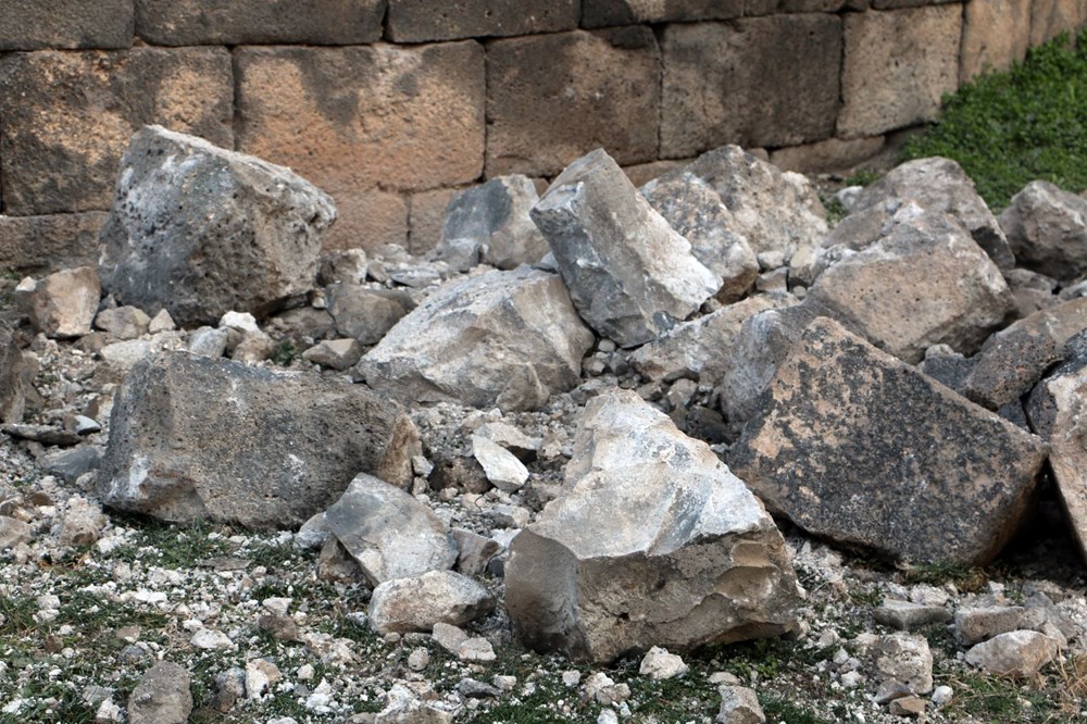 Deprem felaketi, UNESCO Dünya Kültür Mirası Listesi'ndeki Diyarbakır Surları'nı da vurdu - 3