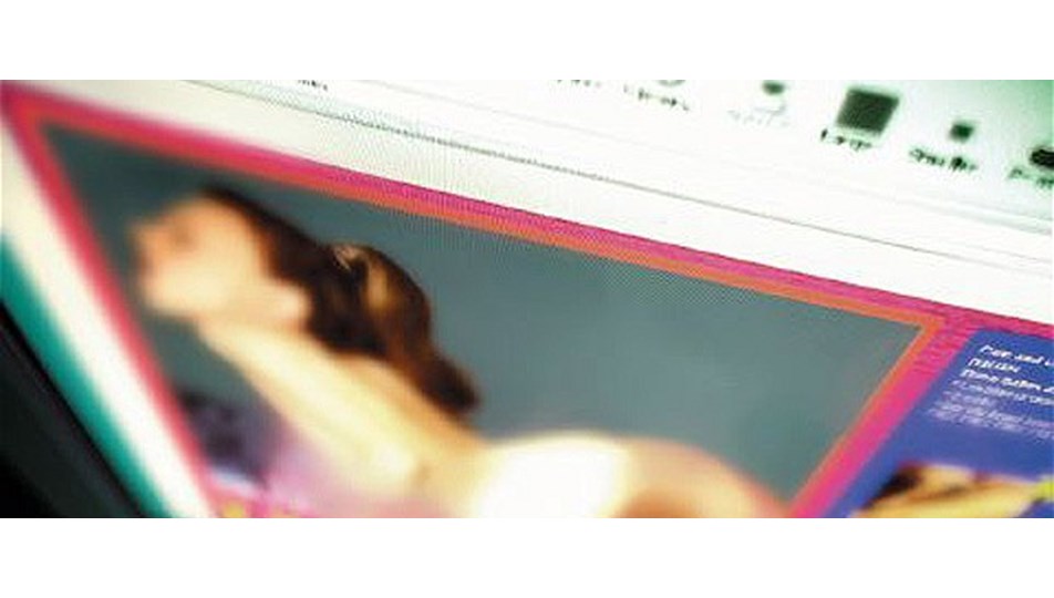 'Çocukların porno izlemesi ailelerin suçu'