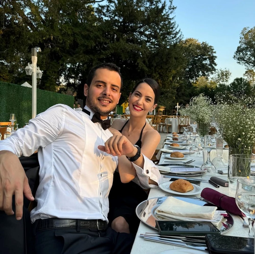 Oyuncu Ezgi Şenler nişanlandı 72 7eInE WuIk