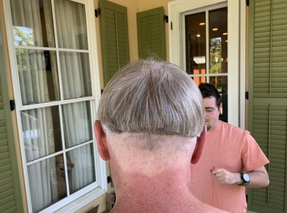 Подстричься самому машинкой. Уроки парикмахера для начинающих пошагово мужские стрижки. Машинки для стрижки волос. Насадки для машинки для стрижки. Необычные мужские прически.