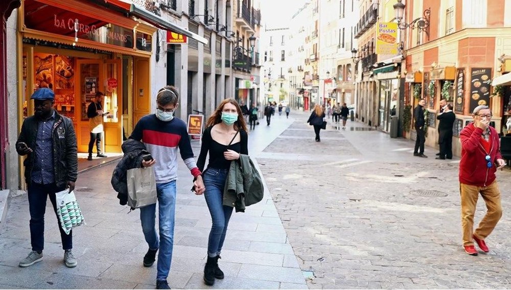 Avrupa ülkelerinde Covid-19 vakaları artıyor, kısıtlamalar geri geliyor - 5