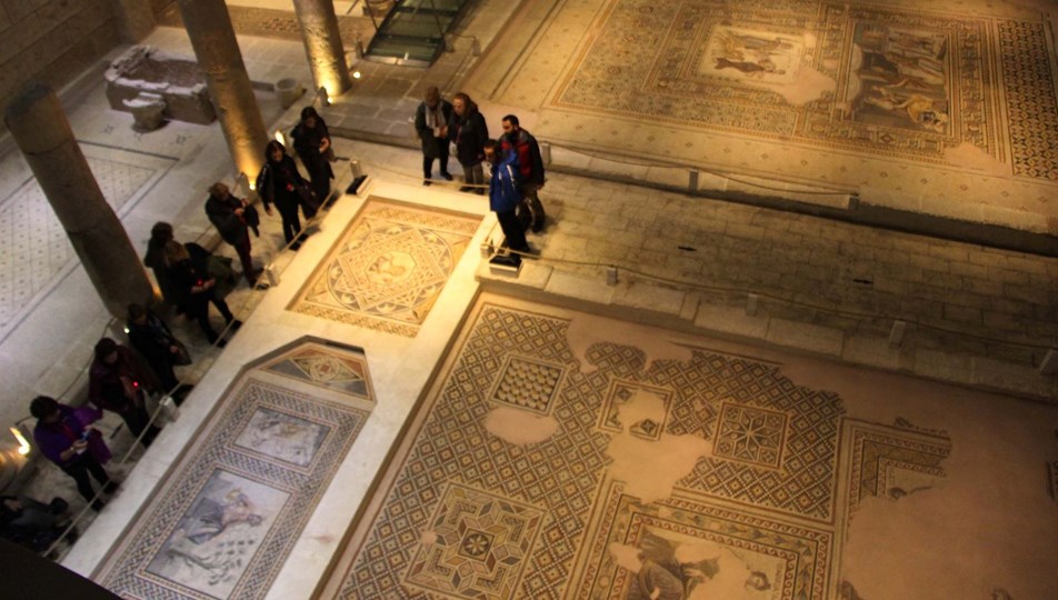 Zeugma Antik Kenti'nden kaçırılan mezar steli Türkiye'ye iade edildi | N-Life