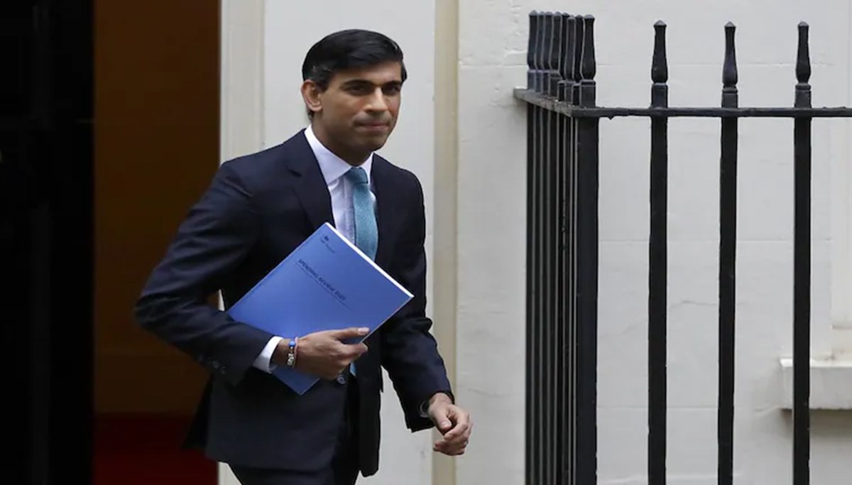 İngiltere'de Sağlık Bakanı Javid ile Maliye Bakanı Sunak art arda istifa etti