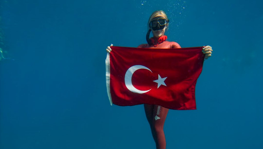 Milli Sporcu Şahika Ercümen’den Zafer Anı Dalışı