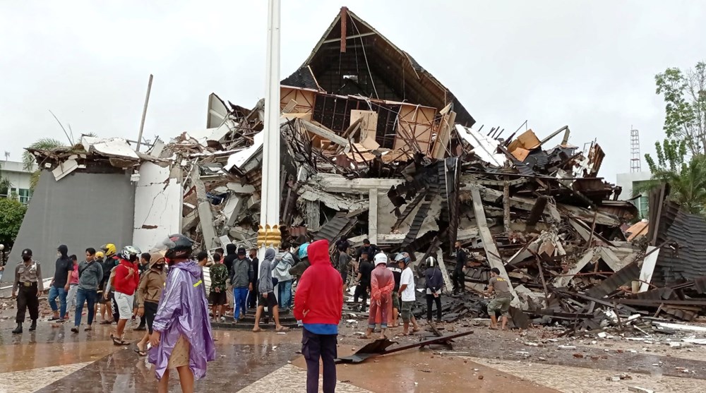 Endonezya'da deprem: En az 35 ölü - 8