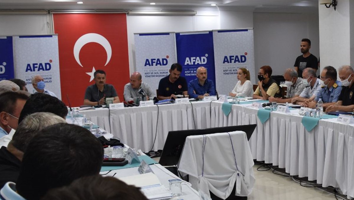 Orman yangınlarıyla mücadelede son durum (Bakanlardan açıklama)