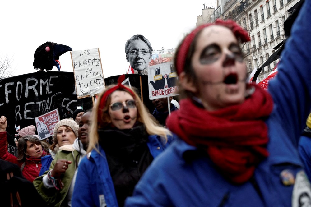 Paris’te emeklilik reformu protestosu 113 7k4uW2530UyBvlQUuXIT1w