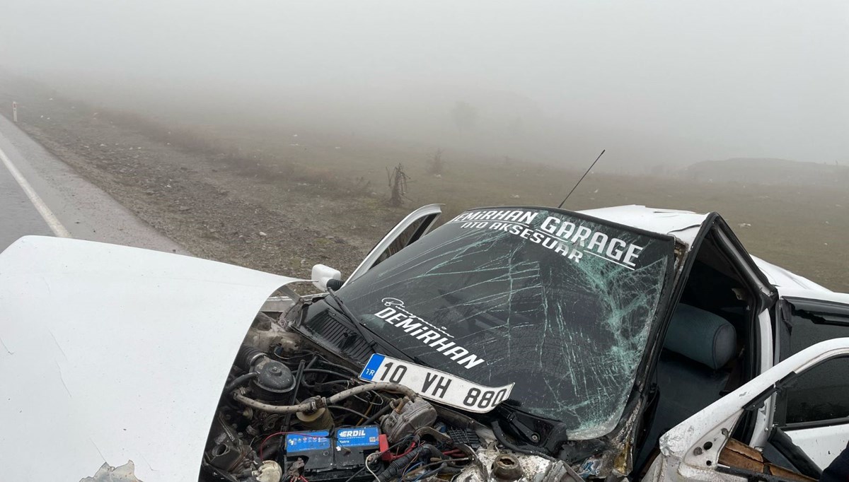 Hurdaya dönen otomobilden sağ çıktı