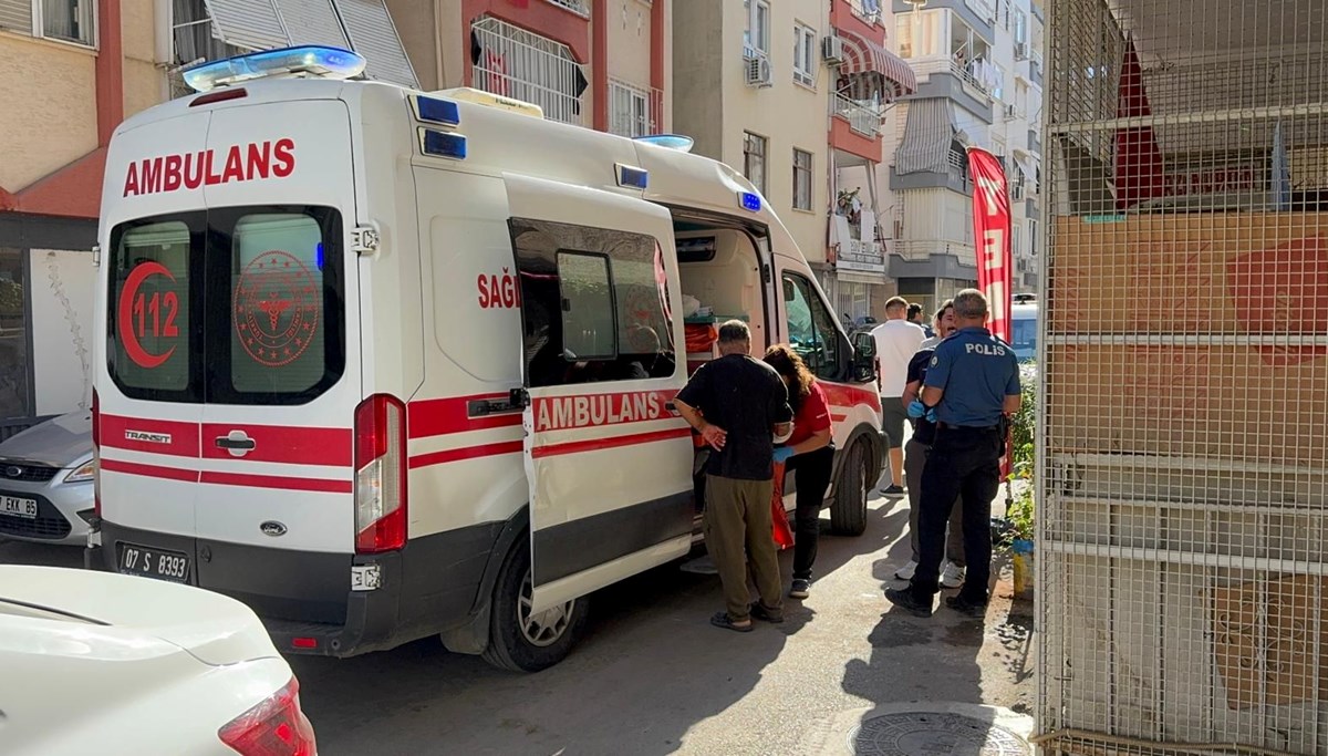 Komşular arasında bıçaklı kavga: Bir yaralı
