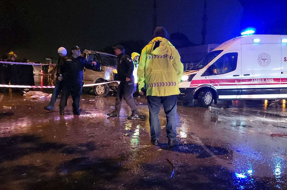 Konya'da feci kaza | Minibüs ağaca çarptı: 3 çocuk öldü, 4 kişi yaralandı - 1