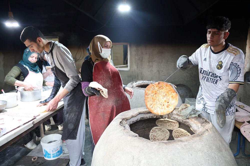 Saat 3 telaşı: 2 çeşit ekmek için 7 km'lik lezzet yolculuğu 74 7lJSoltY2kW LJBUn1U48A