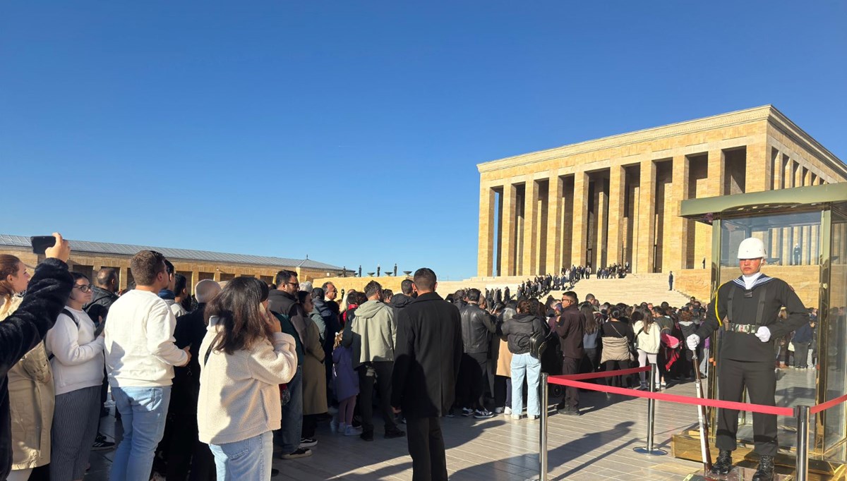 Anıtkabir'de 10 Kasım öncesi ziyaretçi yoğunluğu