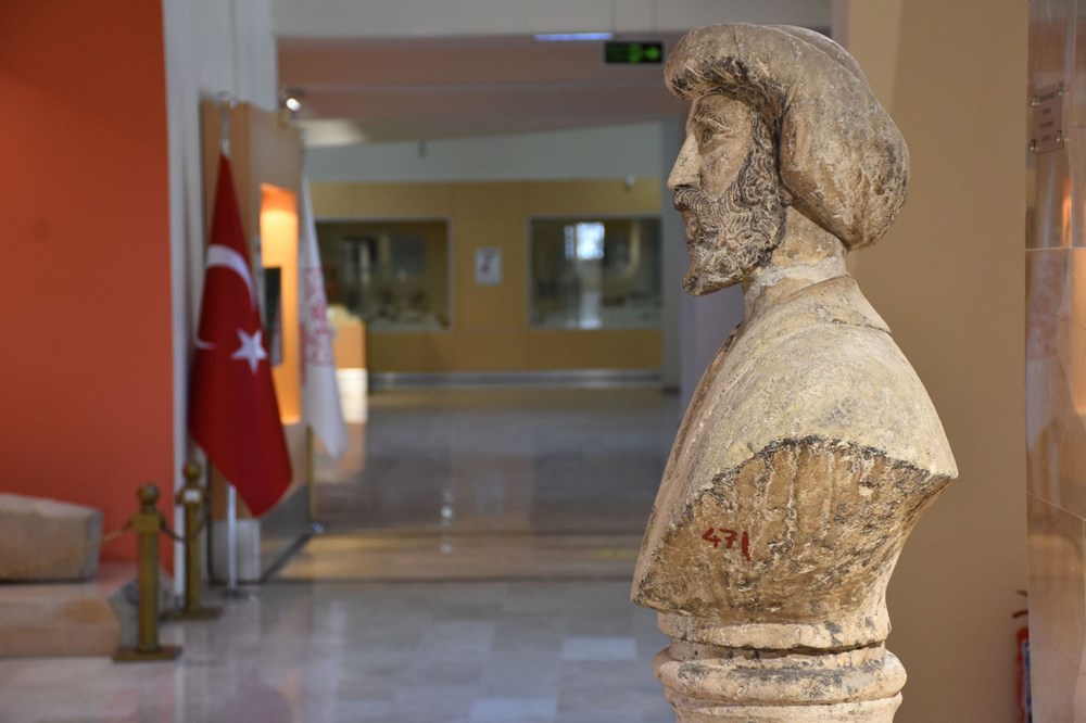1916 yapımı Osman Gazi büst heykeli Sivas Arkeoloji Müzesi'nde - 3