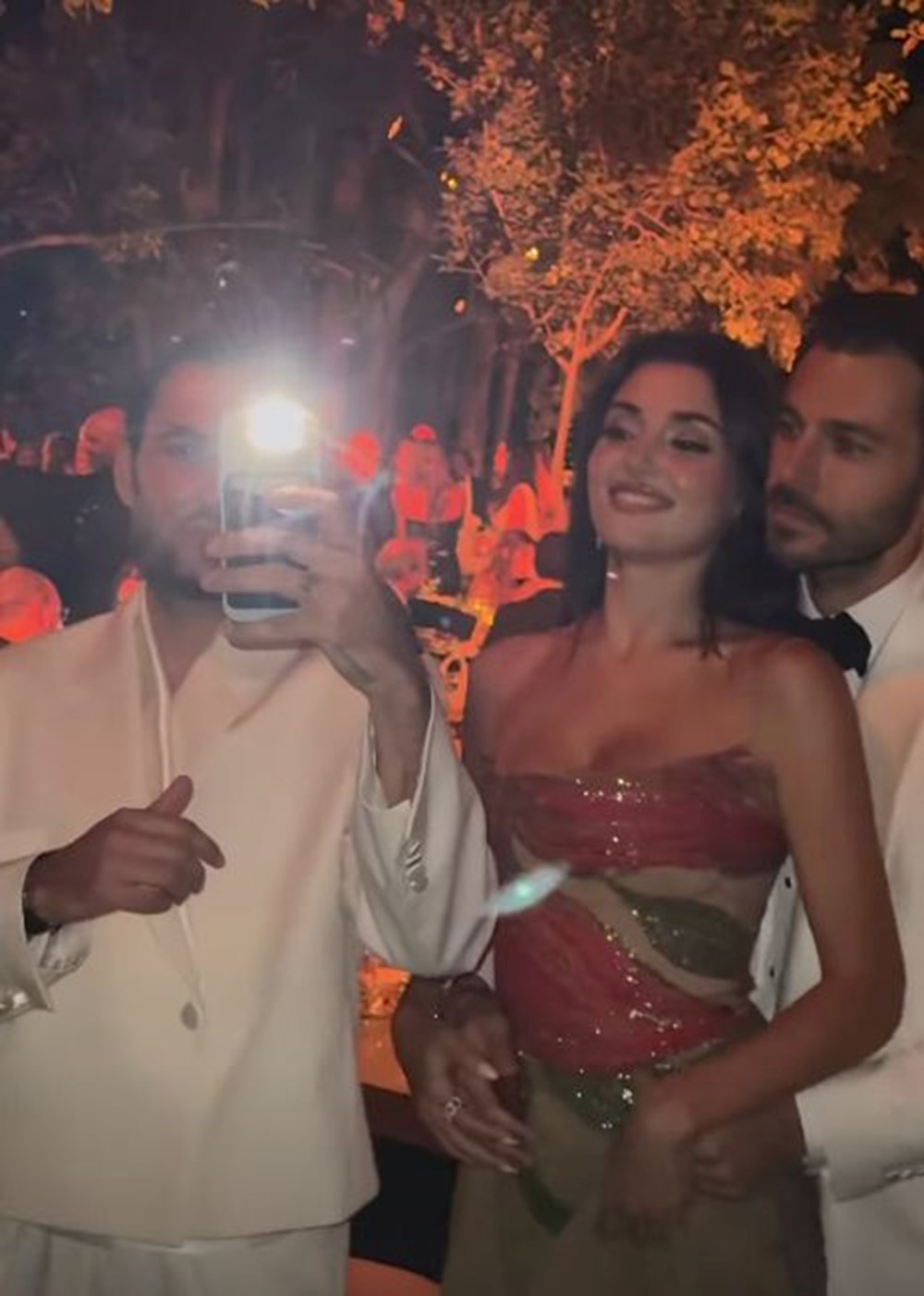 Hande Erçel Lübnan'da: Elie Saab'ın oğlunun düğününe katıldı - 5