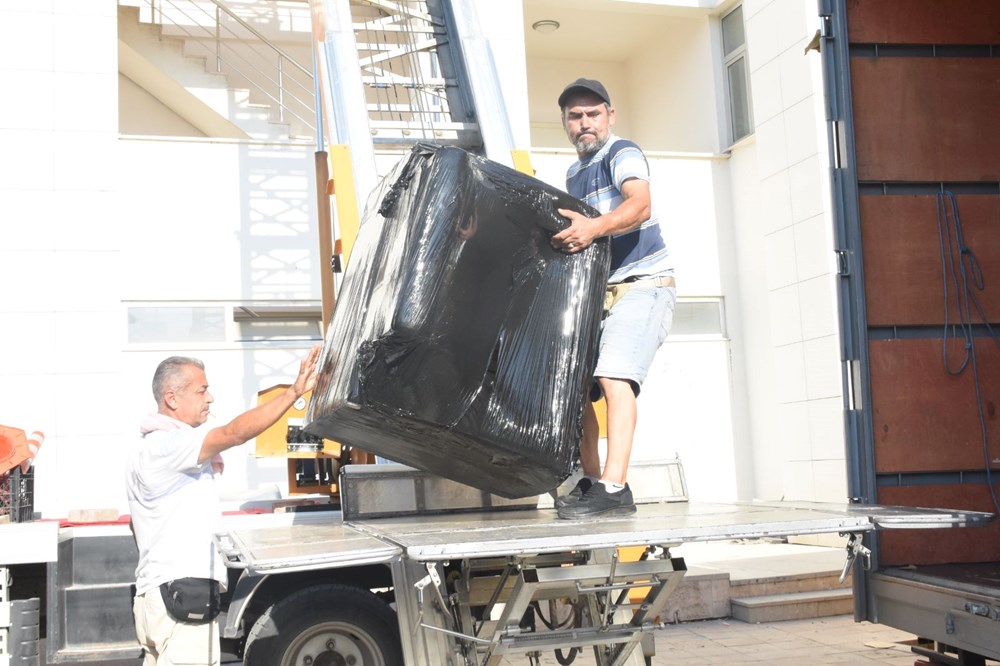 Döşemealtı Belediye Başkanının makam odasına haciz - 3