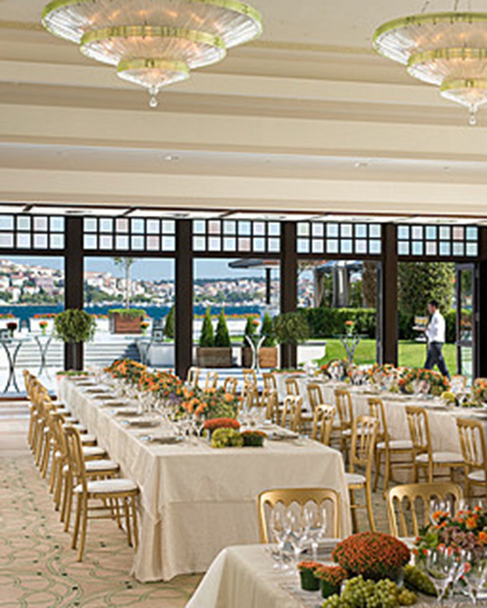 Four seasons bosphorus. Four Seasons Bosphorus Стамбул. Four Seasons Hotel Istanbul at the Bosphorus. Four Seasons Hotel Стамбул Босфор. Отель 4 Seasons Стамбул.