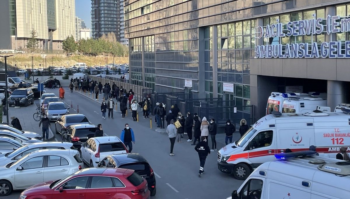 Hastanelerde Omicron yoğunluğu: Önümüzdeki iki aya dikkat