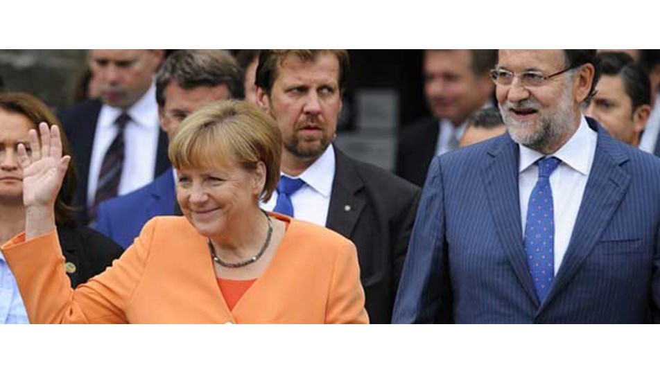 Merkel'den İspanyol adaya destek